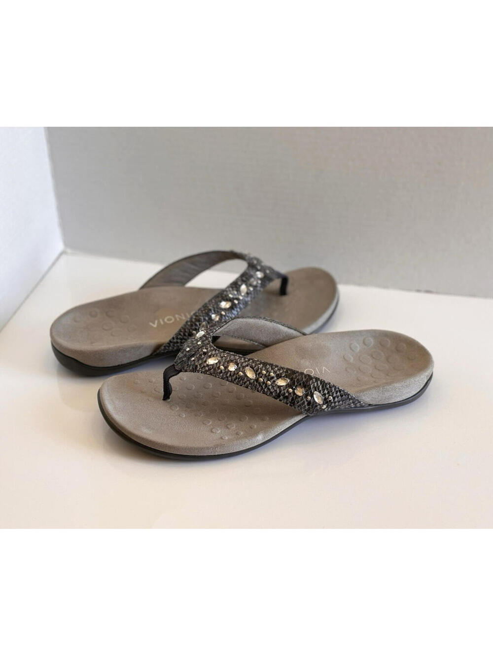 Vionic Lucia Women's Gray Snake Print Jeweled Comfort Toe Post Sandals Size 10